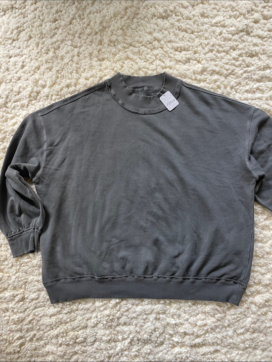 We The Free Tops - We The Free Oversized Crewneck Sweatshirt in Charcoal Gray